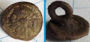 knoop bloem vierblad met lobben parelrand