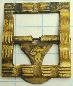 gesp met visstaart-bevestiging