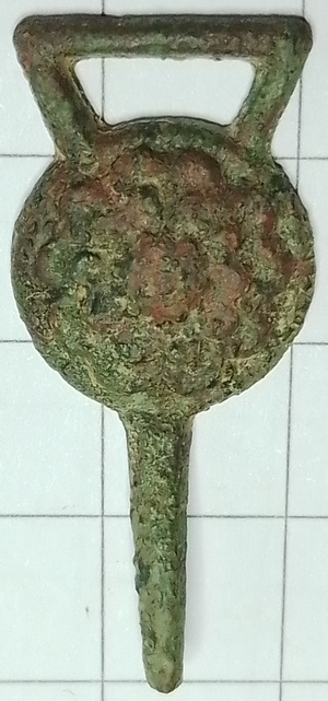 kledinghaak 1C knoophaak roosje (ca1500-1650)