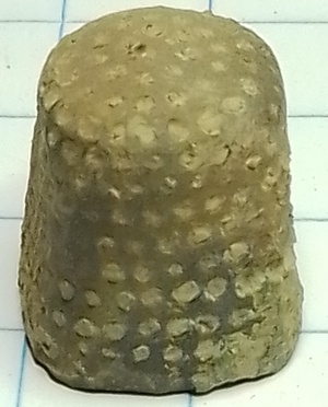 vingerhoed putjes in spiraalvorm (1300-1600)