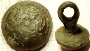 knoop roosje met parelrand 11mm