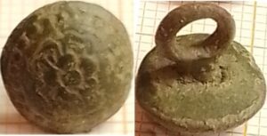 knoop roosje in cirkel met parelrand