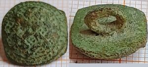 vlechtbandknoop met parelrand (afgezaagd)