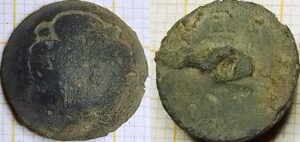 knoop roosje tudor heraldisch met ingekraste letters