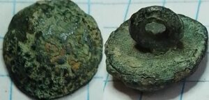 knoop bloemetje in fleuron parelrand 14mm